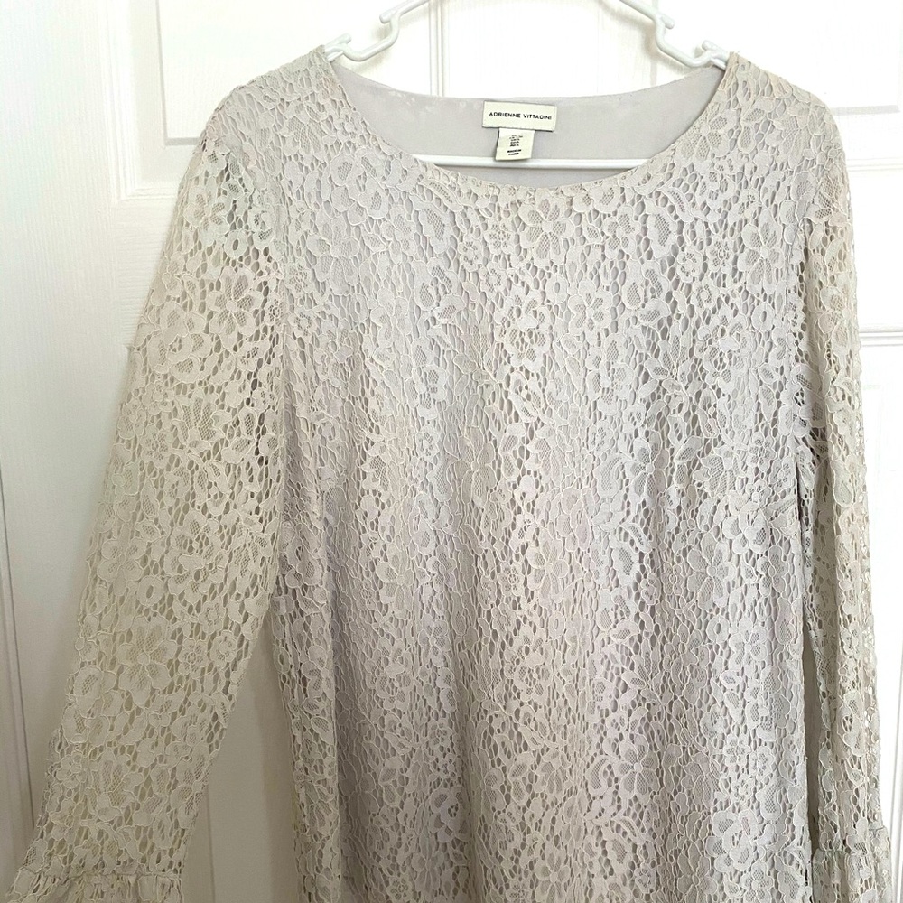 Beautiful Blouse! Very elegant!